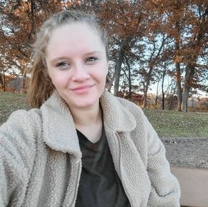 Meet your Posher, Neli